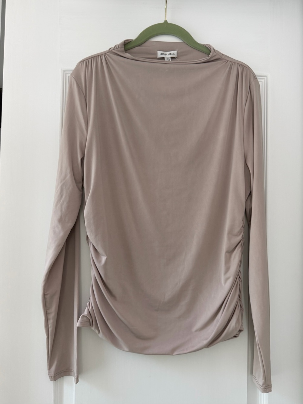 Urban Social NWT Ruched Side Long Sleeve Draped Top Taupe XL - Picture 2 of 6